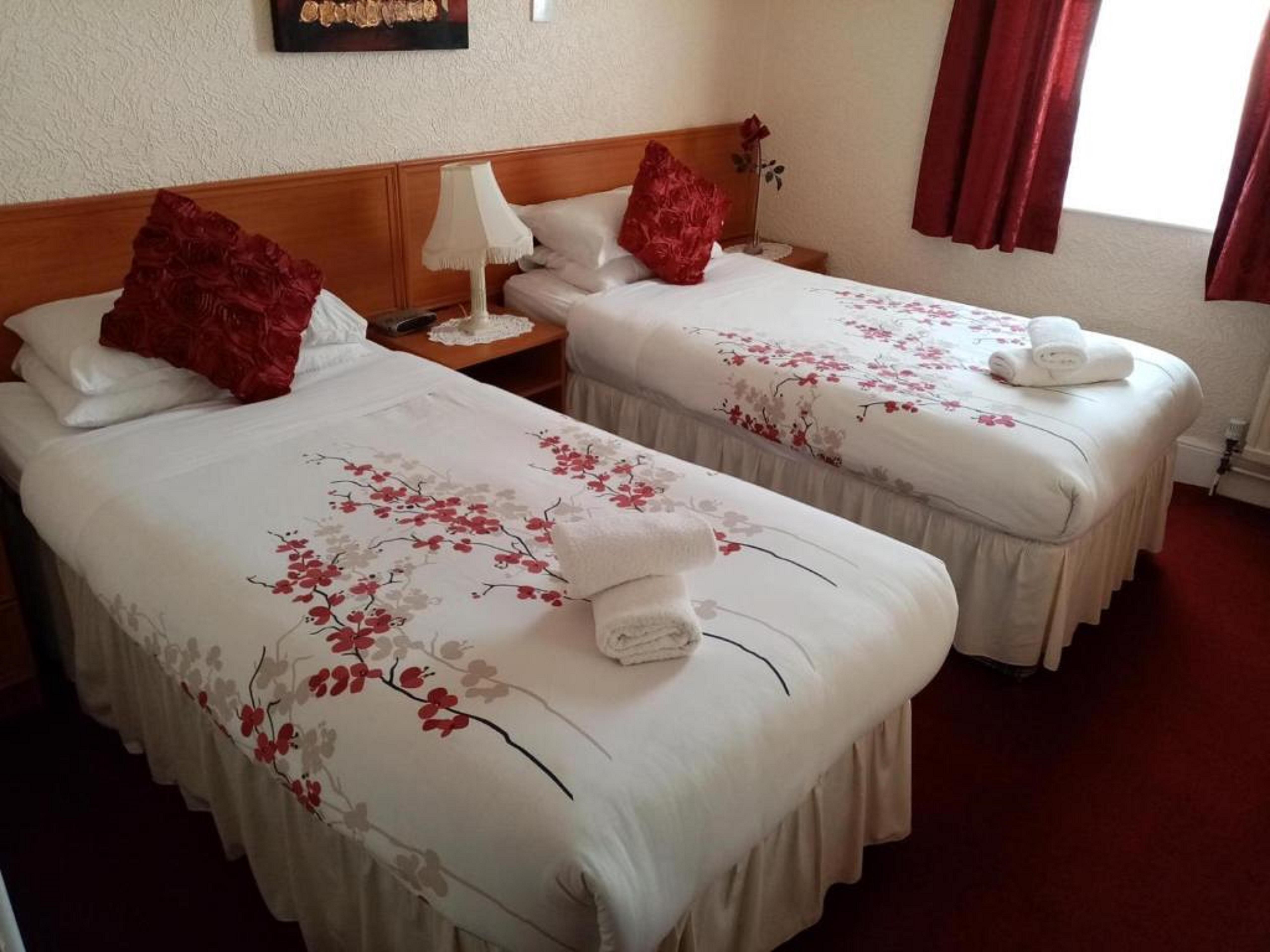Fjaerland Hotel Грейт-Ярмут Экстерьер фото