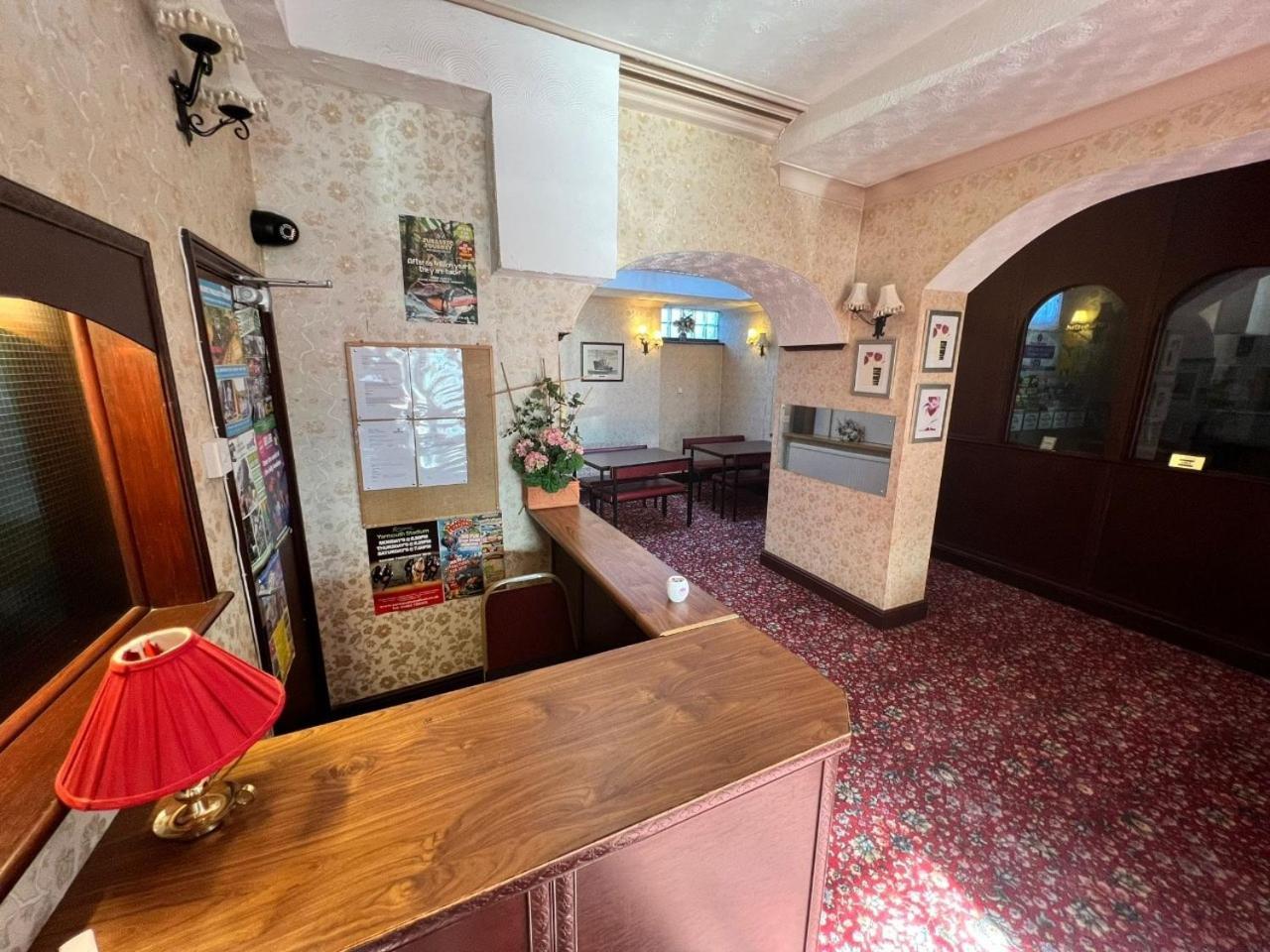 Fjaerland Hotel Грейт-Ярмут Экстерьер фото