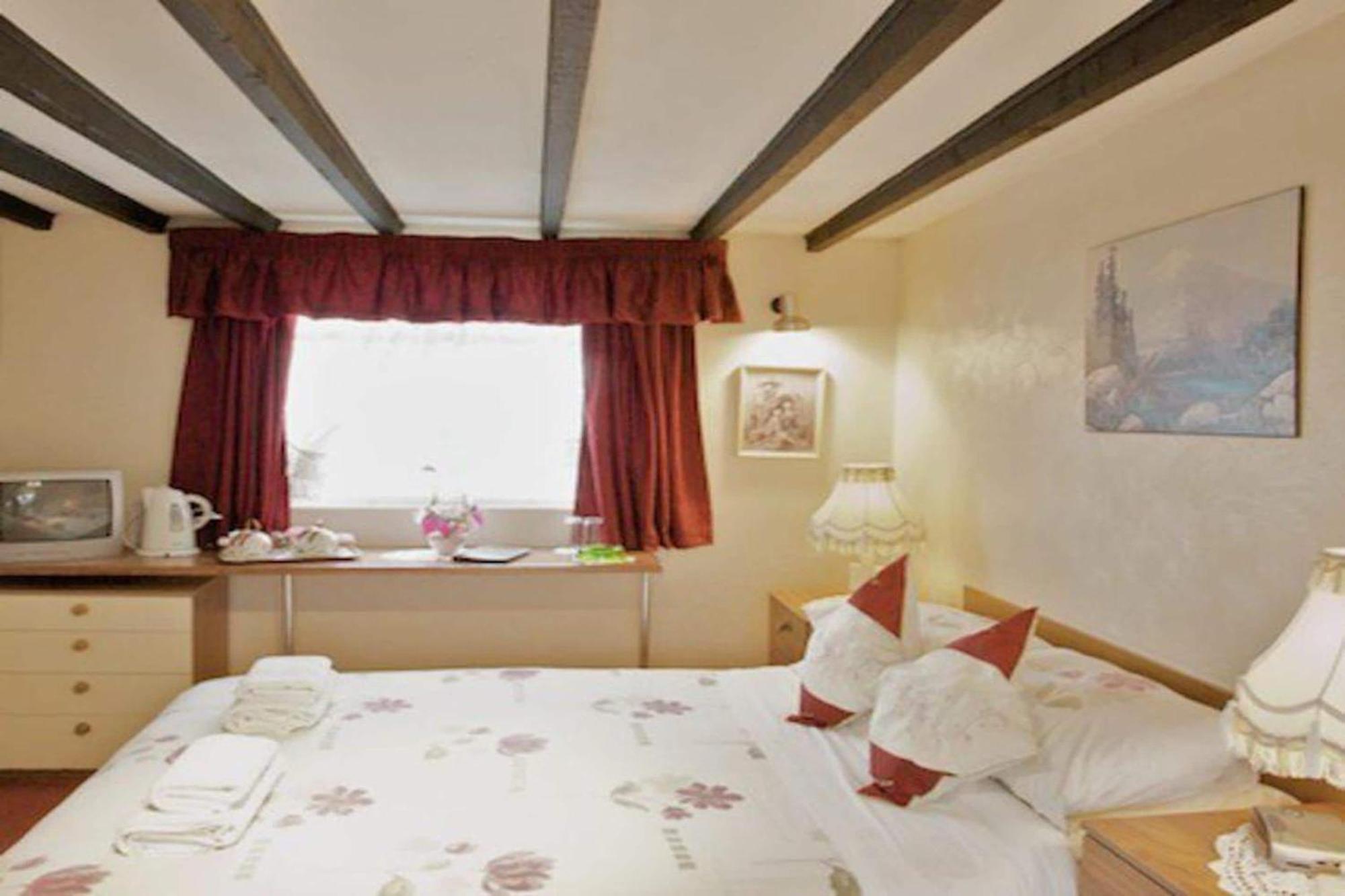 Fjaerland Hotel Грейт-Ярмут Экстерьер фото